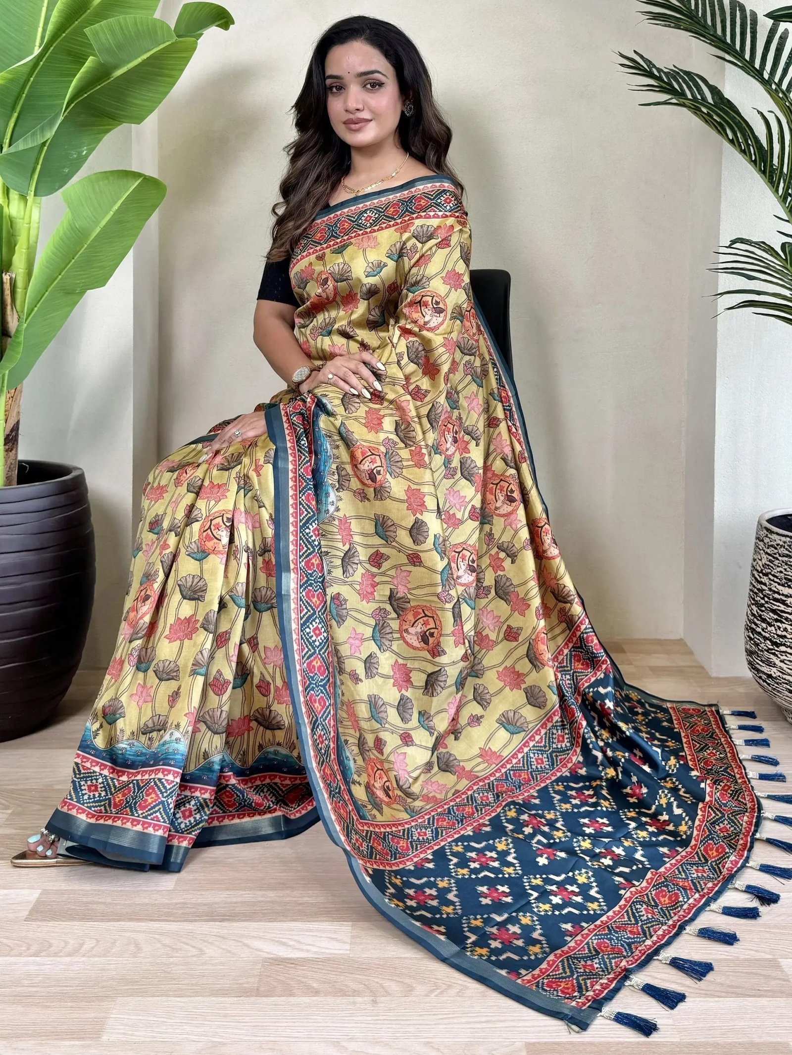 imgi_7_stunning_yellow_pichwai_printed_viscose_traditional_saree_with_blouse_4 imgi_7_stunning_yellow_pichwai_printed_viscose_traditional_saree_with_blouse_4